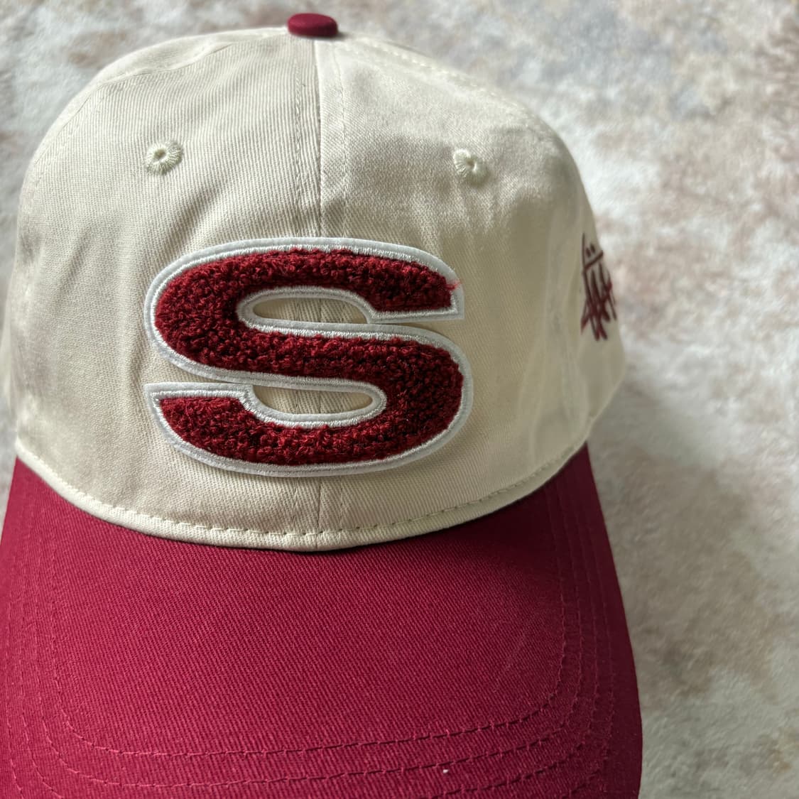 Stüssy Chenille S Low Pro Cap – White/Red